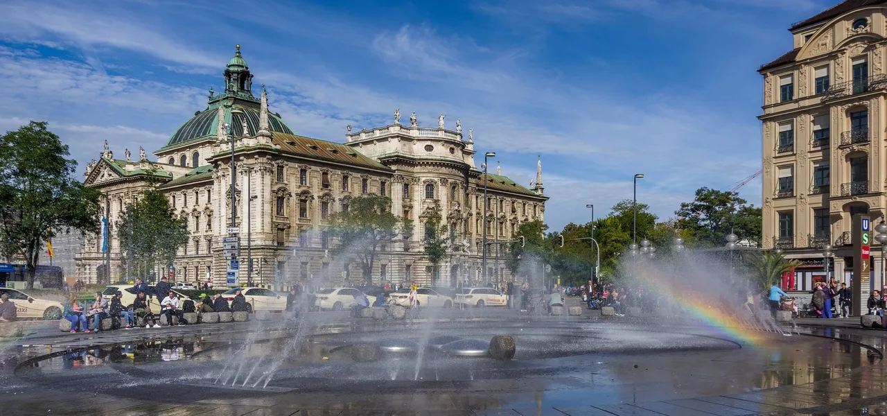 Münchner Stachus Brunnen