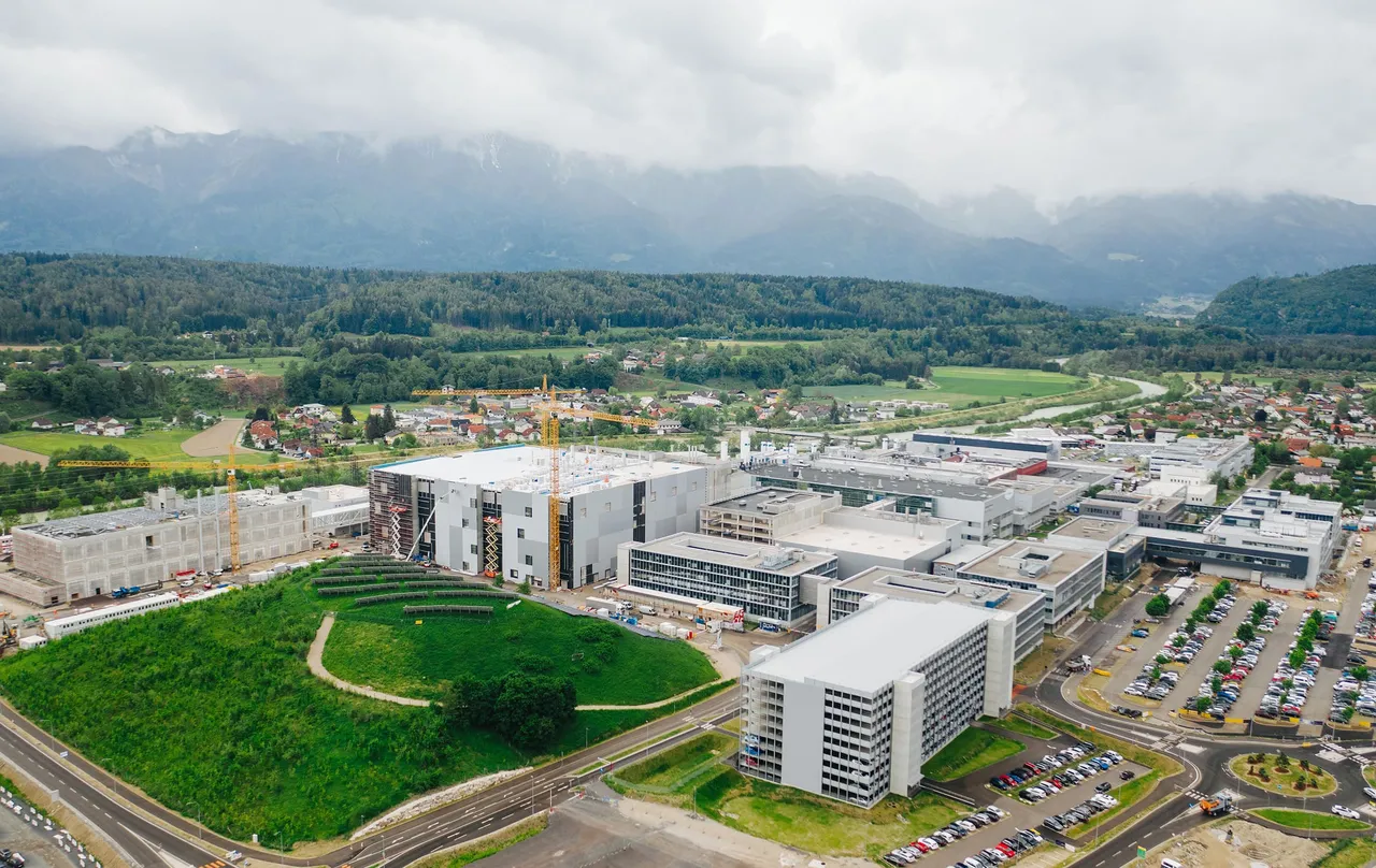 Chipfabrik Infineon-Austria Dachgleiche