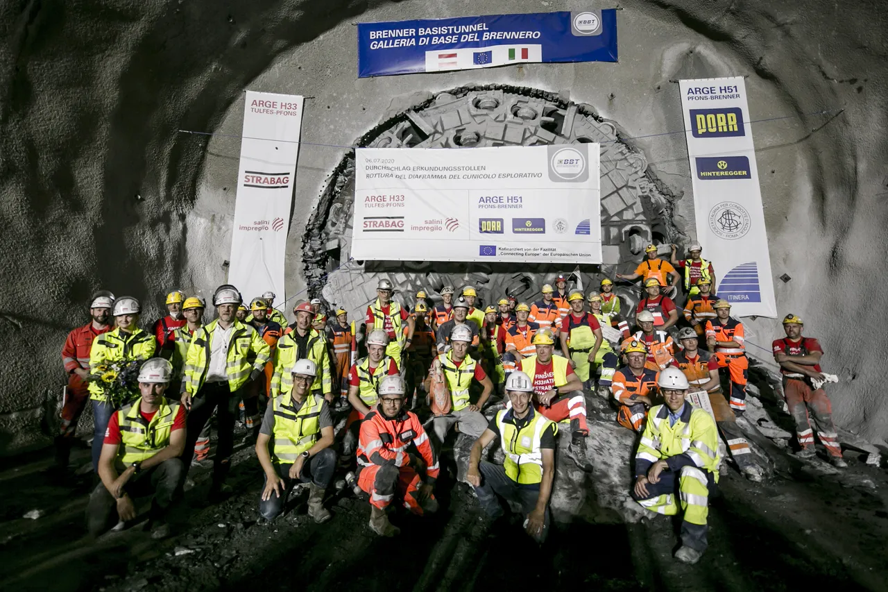 Brenner Basistunnel: Durchschlag des Erkundungsstollens