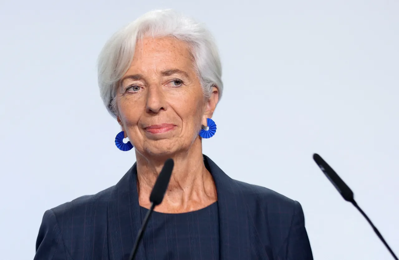 Lagarde hält sich zu Spekulationen über Zinspause im Oktober bedeckt