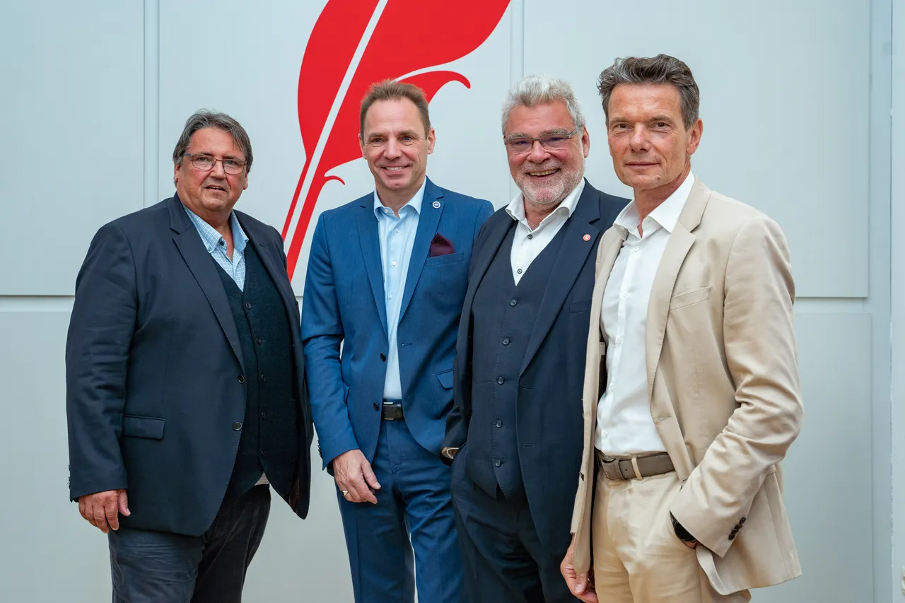 Josef Muchitsch, Bundesvorsitzender der Gewerkschaft BAU-HOLZ, VÖPE-Präsident Andreas Köttl, Klaus Baringer, Verbandsobmann der GBV, Peter Krammer, Obmann des Fachverbands der Bauindustrie.