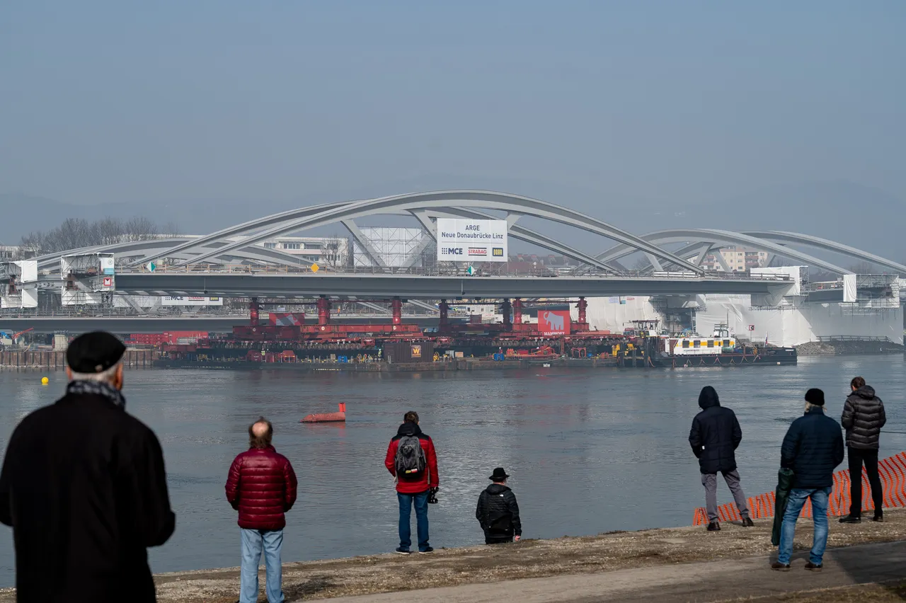 Linz Donaubrücke