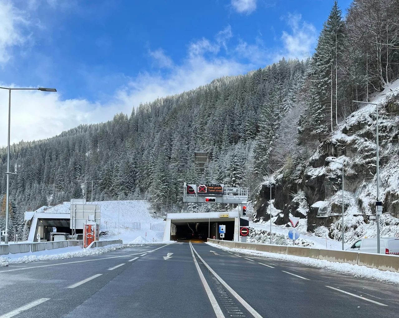 Arlbergtunnel nach Sanierung und Totalsperre wieder für Verkehr offen