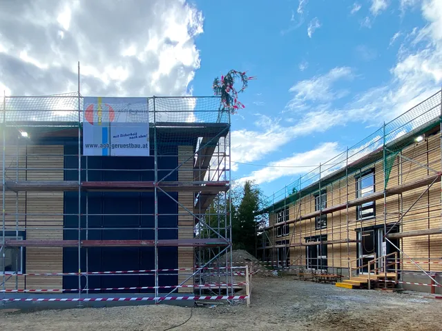 Landzinshaus in Melk feiert Dachgleiche