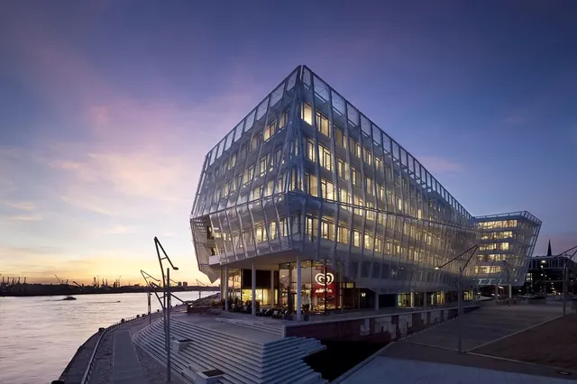 HPA kauft in der HafenCity das „Am Strandkai 1“