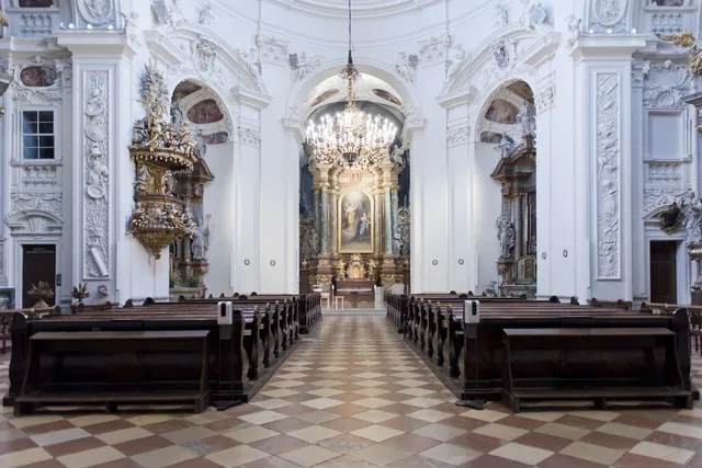 Neu gestaltete Servitenkirche