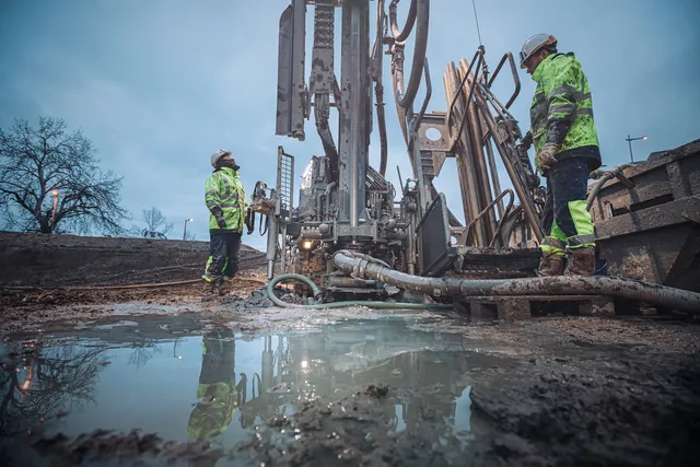 ARE und Wien Energie bauen größtes Erdsondenfeld Österreichs im VILLAGE IM DRITTEN