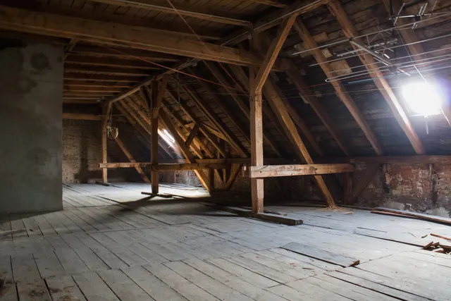 Holzbauforscher an TU Graz stellen Faltwerklösung für historische Dachausbauprojekte vor