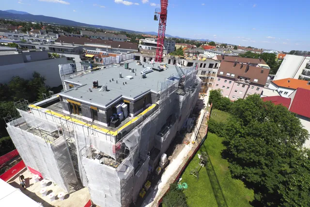 Gleichenfeier für NID Wohnbauprojekt „KOLL.home“ in Wiener Neustadt