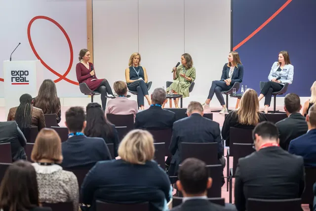 Expo Real 2024: erweitertes Konferenzprogramm auf neun Bühnen