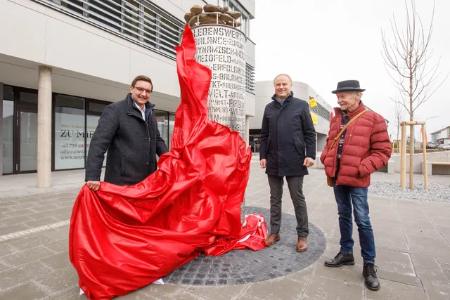 STZ Weidfeld: Kunstwerk-Enthüllung statt Eröffnungsfeier