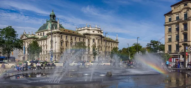 Imfarr bietet 350 Millionen Euro für Kaufhof am Münchner Stachus