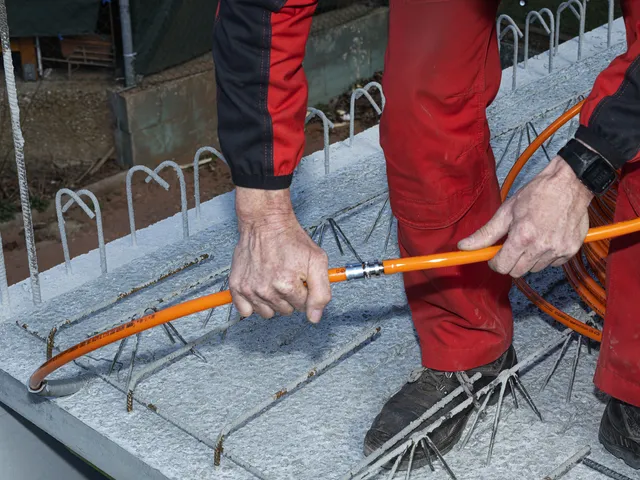 Nachhaltige Gebäudekühlung durch thermische Bauteilaktivierung