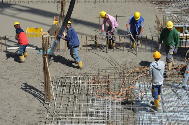 Baugewerkschaft: Hitzefrei-Regel braucht gesetzliche Verankerung